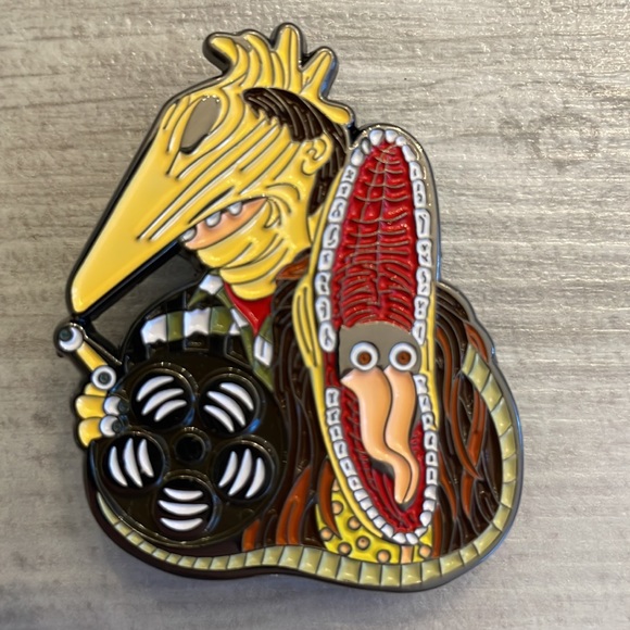 Adam and Barbara Beetlejuice Pin creature costume enamel pin NWT - Picture 4 of 8